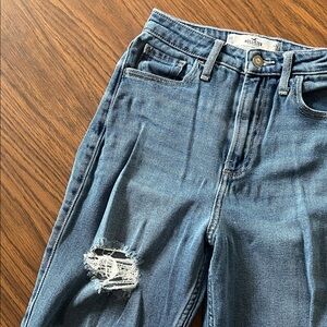 Hollister Women's Curvy Ultra High Rise Vintage Straight Jeans